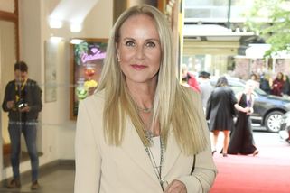 Vendula Pizingerová ukázala křivky v červeném prádle. Dámy byly ohromeny, došlo i na srovnání s Krainovou - Super.cz